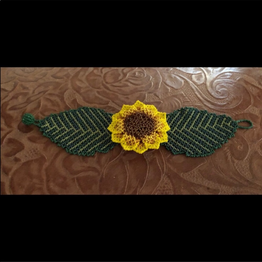 Sunflower Bracelet Hand Beaded Gorgeous Artist Created Bracelet Flower fantasy